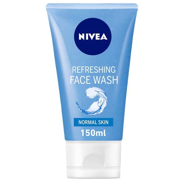 Nivea Refreshing Cleansing Face Wash For Normal Skin With Lotus Flower 150ml