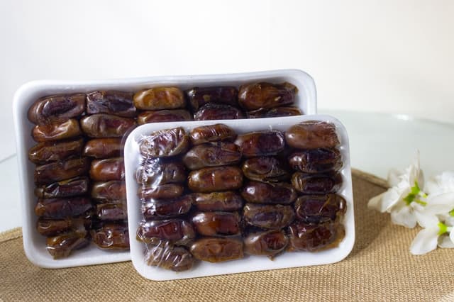 Samail Plain Foam Dates