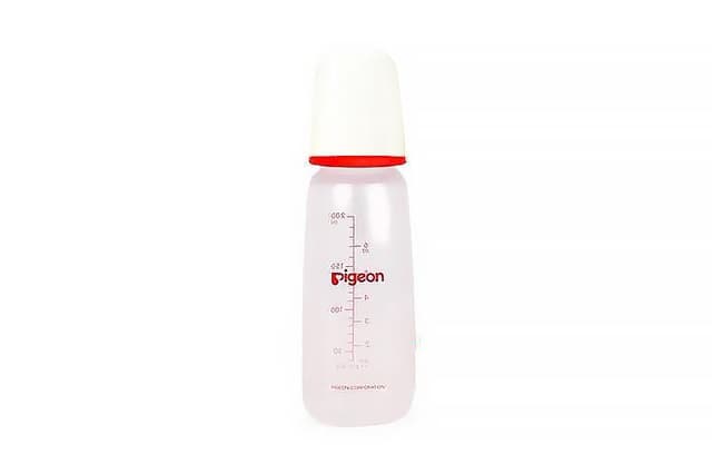 Pigeon Plastic White & Yellow 200ml Medium Flow Plastic Feeding Bottle, 1 Piece