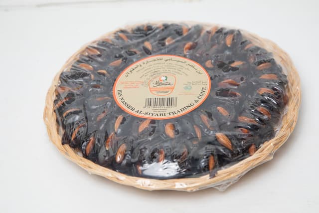 Samail Dates Basket with Almond