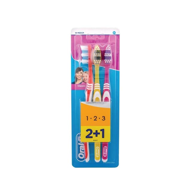 أورال بي فرشاة أسنان 3 إفكت كلاسيك B2G1 مجانا 40 متوسط 3PCS