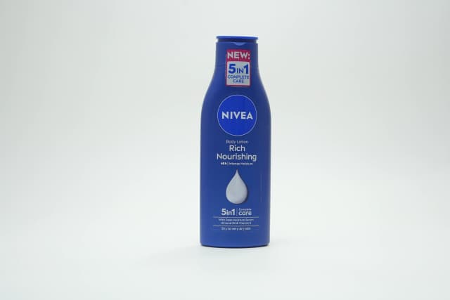 Nivea Extra Dry Skin Body Lotion 250 ml