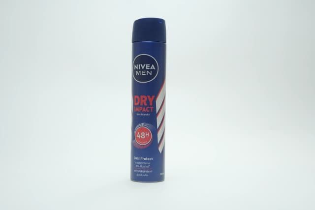 Nivea Dry Impact Spray Male 200 ml
