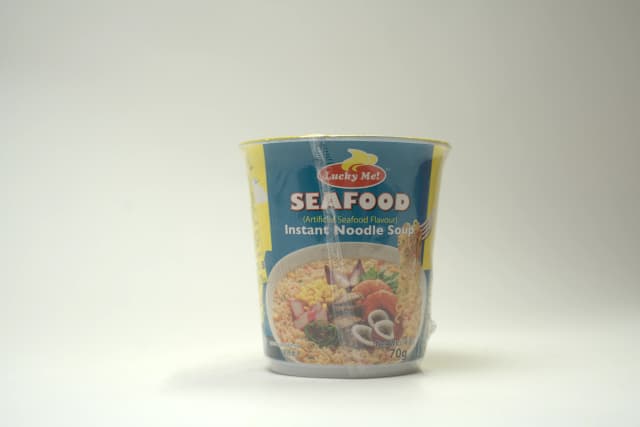 Lucky Me Supreme Big Bowl Cup Seafood Noodles 70 g