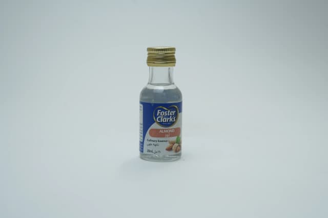Foster Clarks Almond Essence 28 g