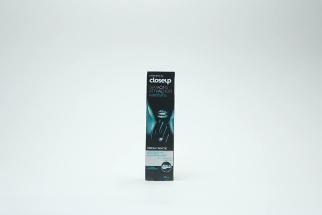 Close Up Fresh White Toothpaste 75 ml