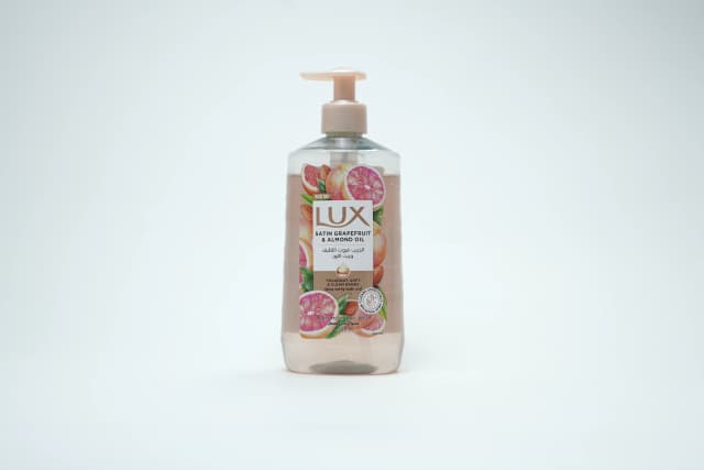 Lux Hand Wash Satin Grapefruit & Almond Oil 500 ml