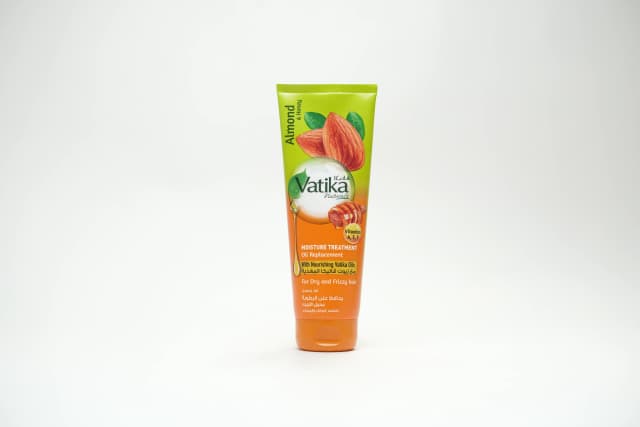 Dabur Vatika Smooth-Silky Oil Replacement 200 ml
