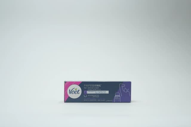 Veet Professional Hair Cream Shea Butter Bikini & Underarm 100 ml