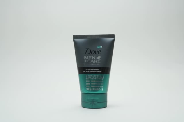 Dove Men Care Face Wash Oil Control 100 g