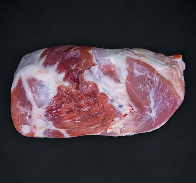 Fresh Saudi Lamb Shoulder Naimy 500 G