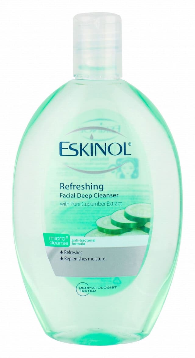 Eskinol Refreshing & Moisturizing Facial Cleanser with Cucumber Extract, 225ml