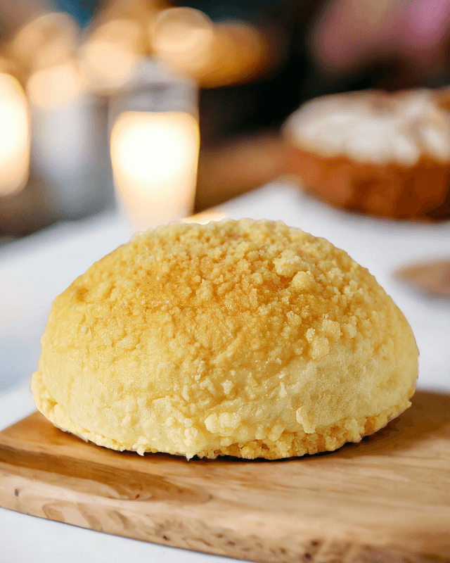 Sammy's Cheese Bread Streusel, 6 Pieces