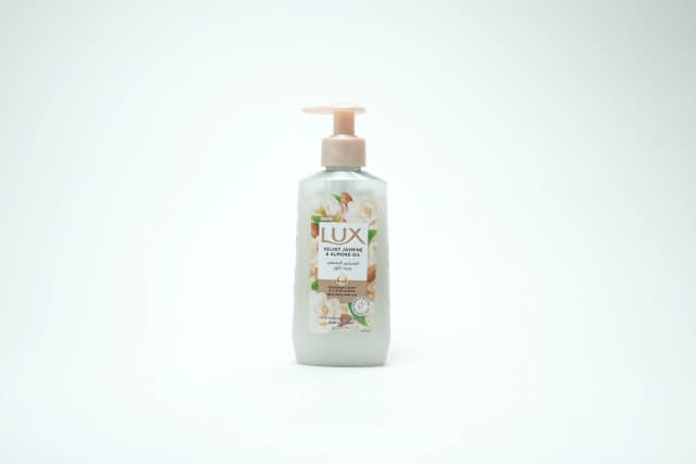 Lux Velvet Touch Handwash 250 ml