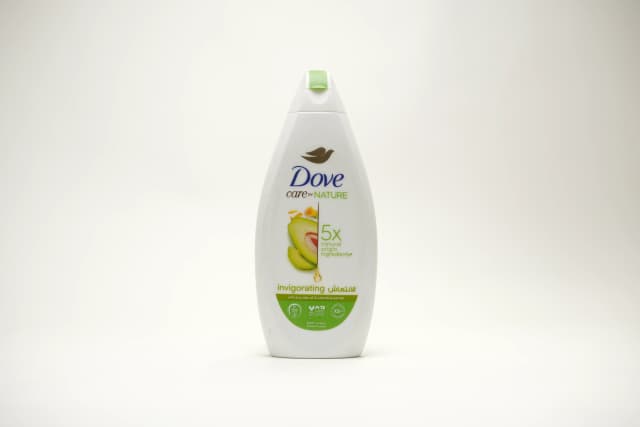 Dove Invigorating Avocado Shower Gel 500 ml