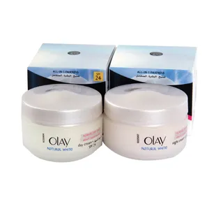 Olay Natural Aura Glowing Radiance Day Cream Spf15 50 G All In One