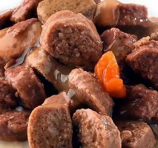 بليسير طعام قطط قطع مع الدجاج والكبد في المرق 100 جم