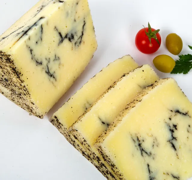 Trufado Sheep Cheese With Truffle 250 G
