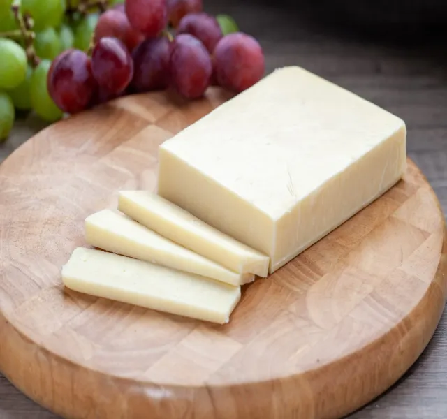 Irish Mild White Cheddar 250 G