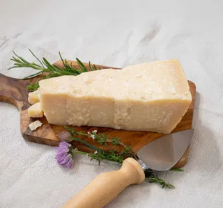 Italian Reggiano Parmesan Cheese 250 g