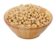 فول سوداني أبيض نيء