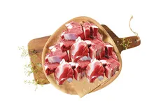 فخذ عجل طازج بالعظام