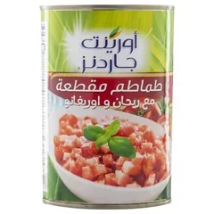 طماطم مقطعة مع ريحان وأوريغانو