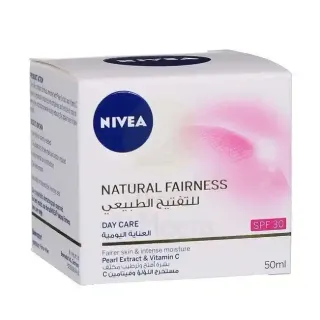 نيفيا ناتشورال جلو كريم الوجه لآلئ مستخلصات اللؤلؤ وفيتامين سي SPF 30 لون بشرة متساوي 50 مل