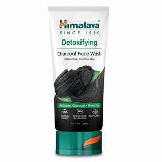 Himalaya Detoxifying Face Wash with Activated Charcoal & Green Tea Extract, 150ml