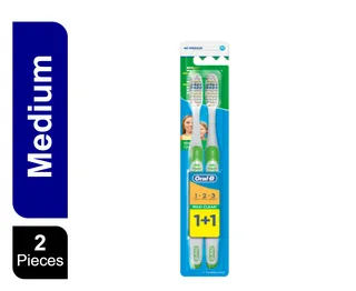 Oral-B 3 D Effect Medium Toothbrush, 2 Pieces