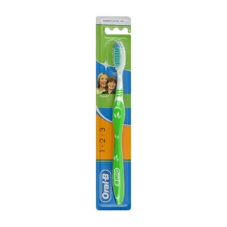 Oral-B 3 Effect Green Medium Toothbrush, 1 Piece